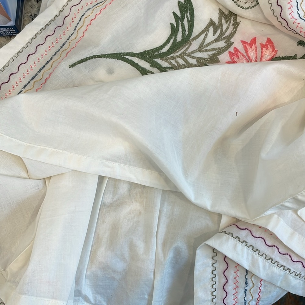 Talbots fully lined Aline cream embroidered flower side zip skirt - Picture 13 of 14